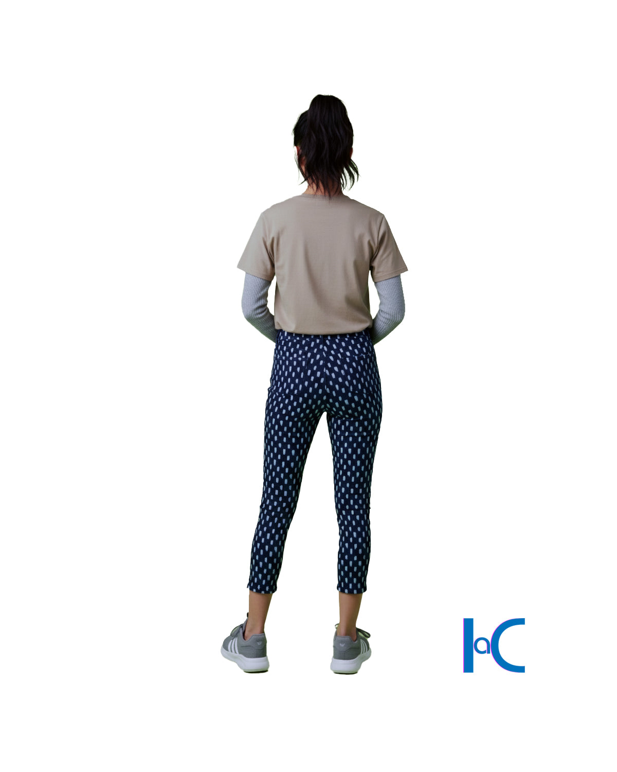 WOMEN'S SLIMMING POCKET CURVY CAPRI