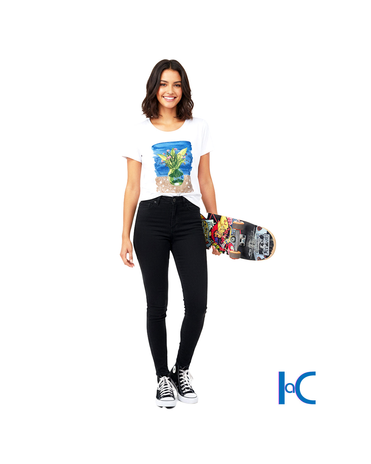 WHITE SCOOP HEM GRAPHIC TEE