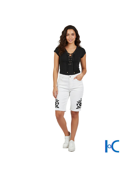 WOMEN'S MID-RISE BERMUDA SHORT